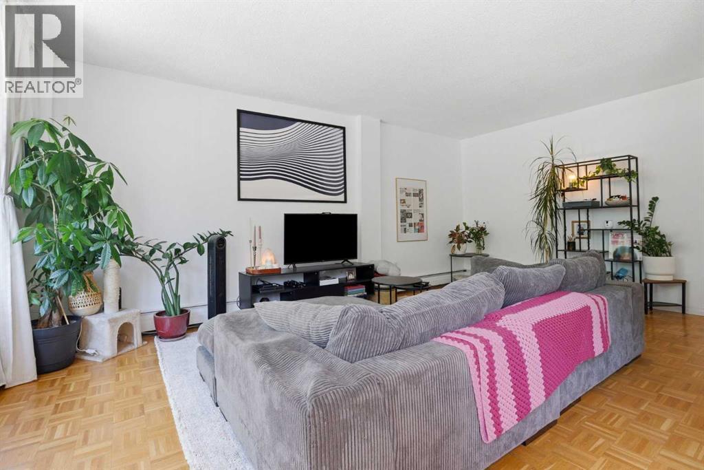 1236 15 Avenue Southwest Property Photo 6