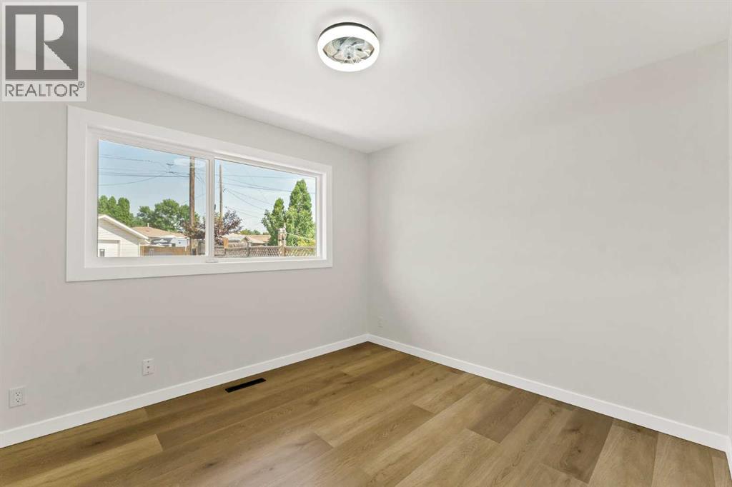 2711 Dunmore Road Se Property Photo 19