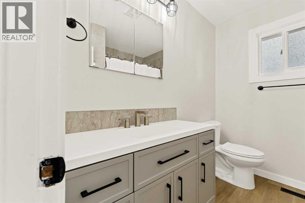 2711 Dunmore Road Se Property Photo 21
