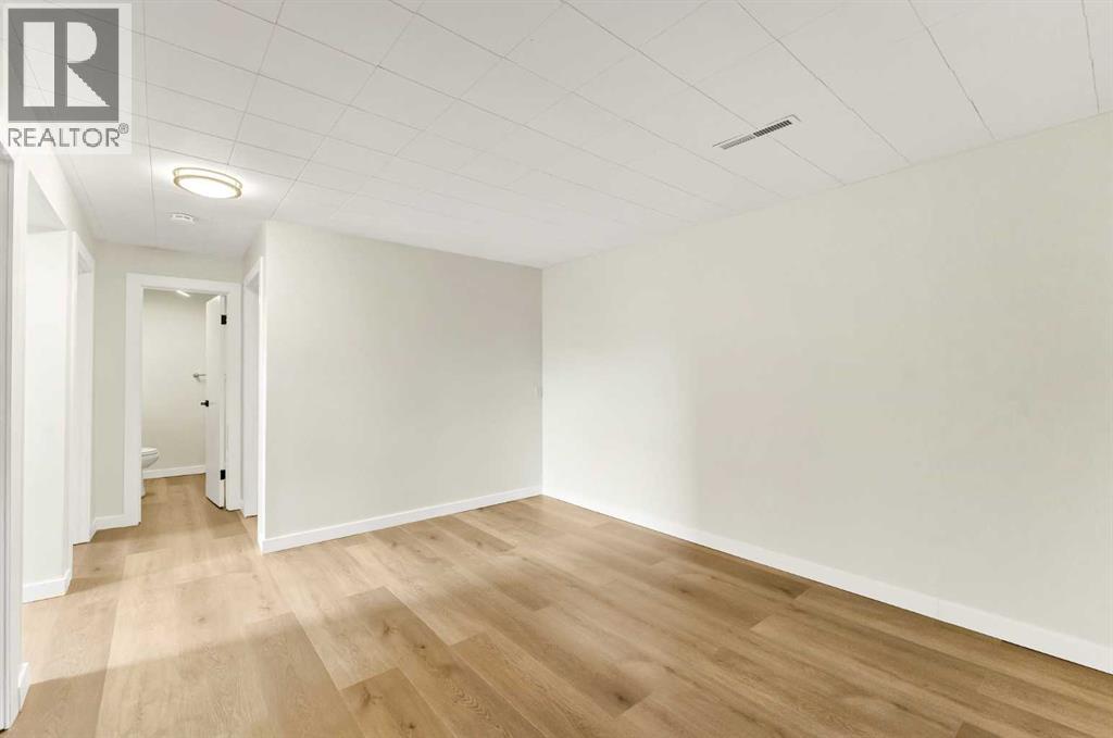 2711 Dunmore Road Se Property Photo 27