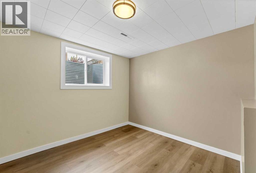 2711 Dunmore Road Se Property Photo 32
