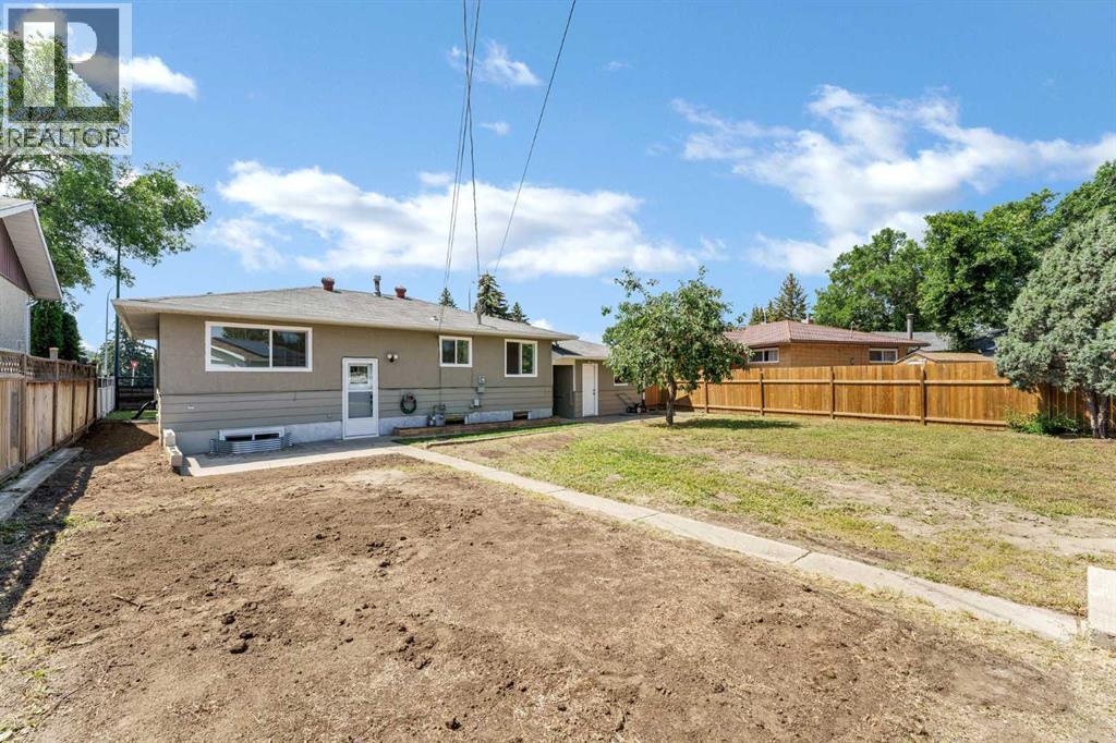 2711 Dunmore Road Se Property Photo 43