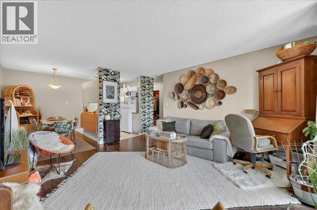 617 56 Avenue Southwest Property Photo 10