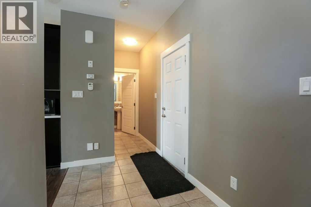 567 Moonlight Lane W Property Photo 3