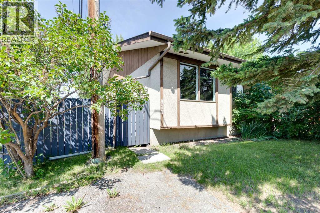 933 Marcombe Drive Ne Property Photo 1
