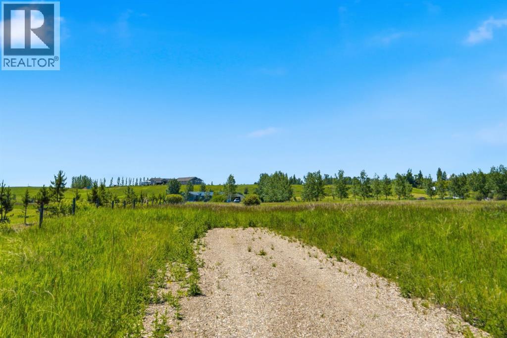 112055 2253 Drive E Property Photo 9