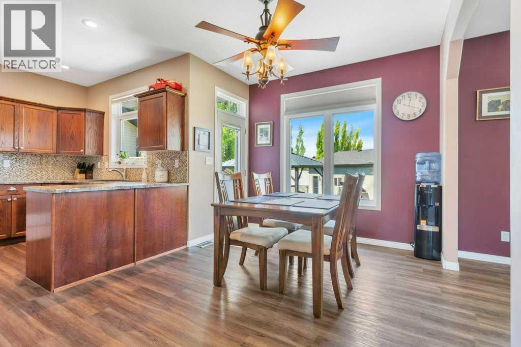 19 Lougheed Close Property Photo 10