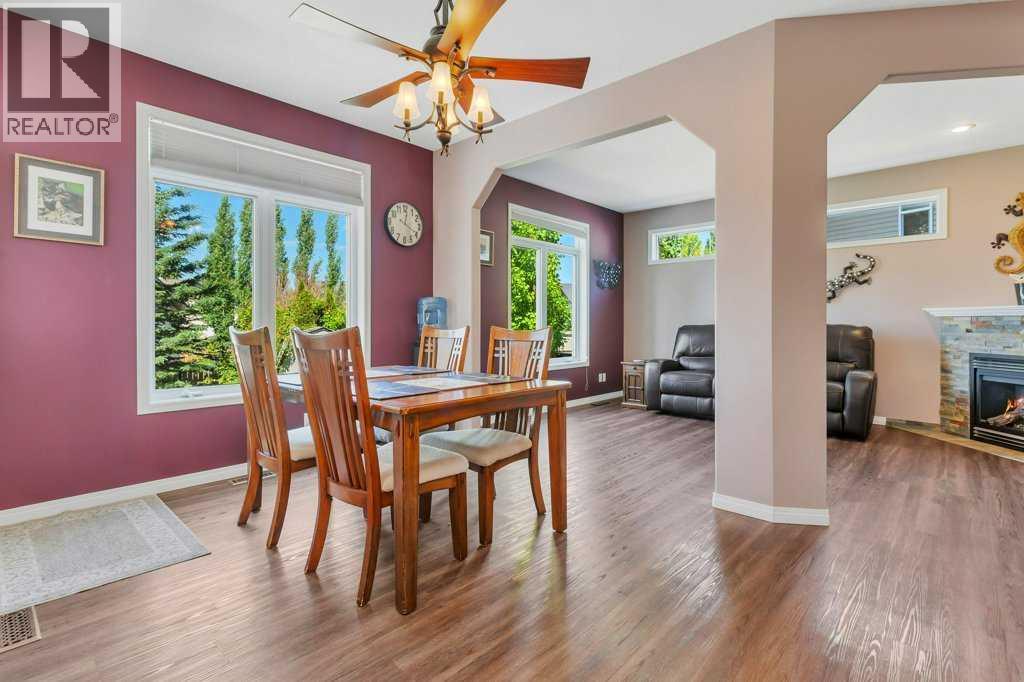 19 Lougheed Close Property Photo 11