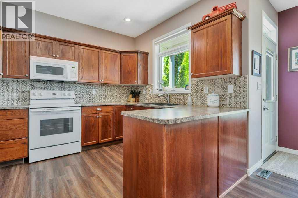 19 Lougheed Close Property Photo 14