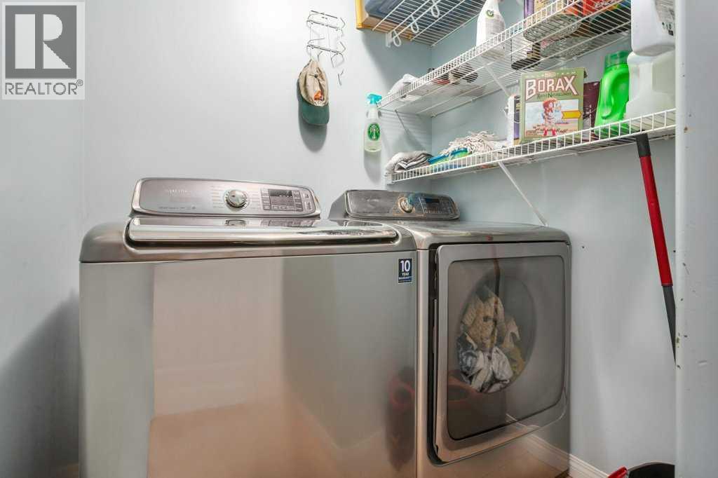 19 Lougheed Close Property Photo 15