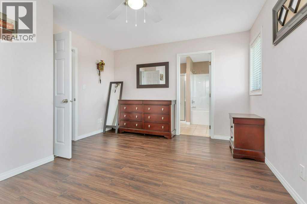 19 Lougheed Close Property Photo 20