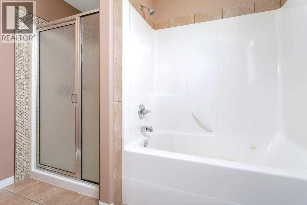 19 Lougheed Close Property Photo 22