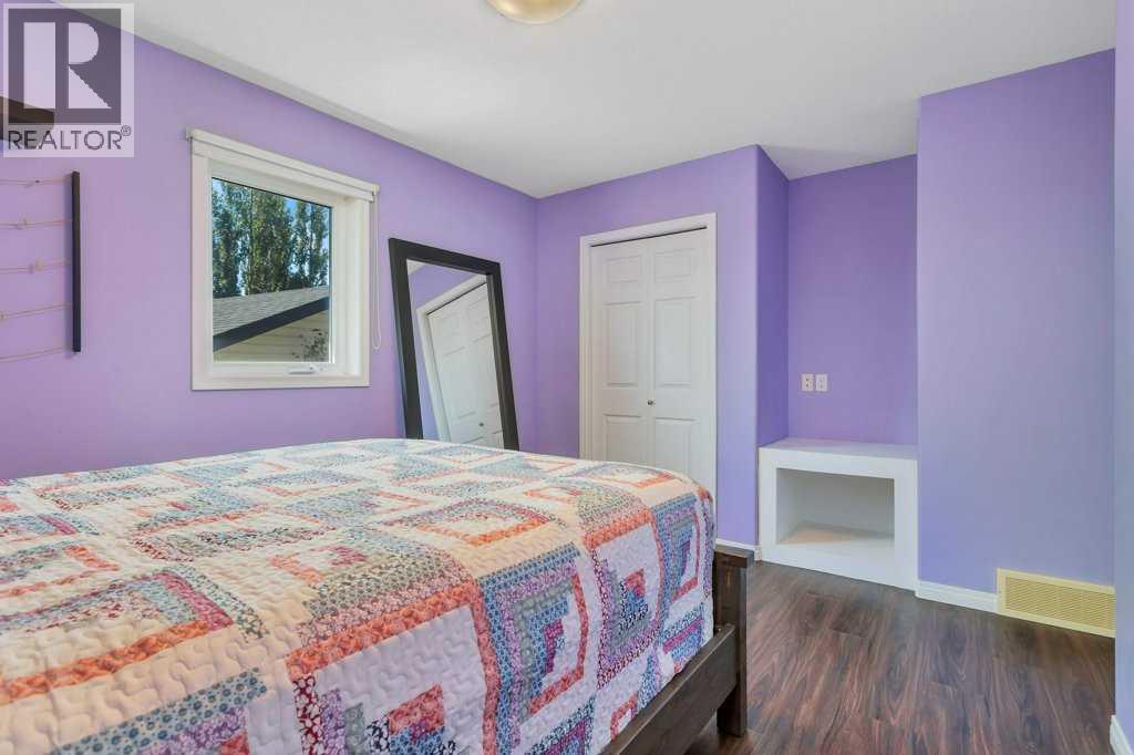 19 Lougheed Close Property Photo 24