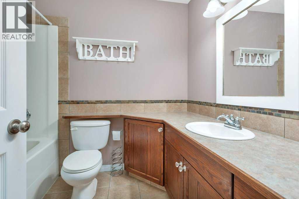 19 Lougheed Close Property Photo 25