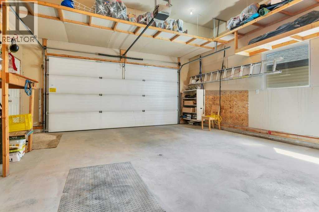 19 Lougheed Close Property Photo 34