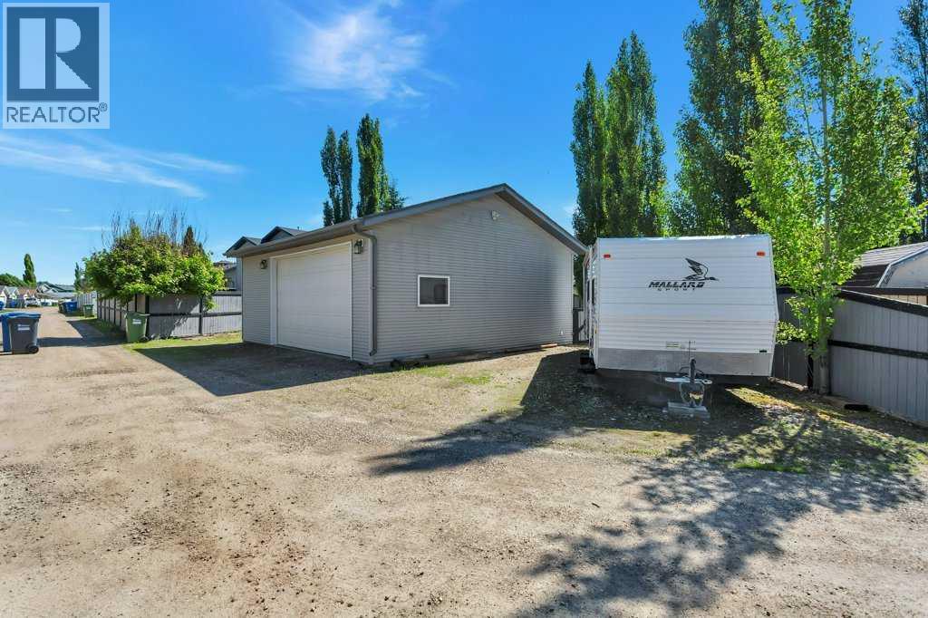 19 Lougheed Close Property Photo 42
