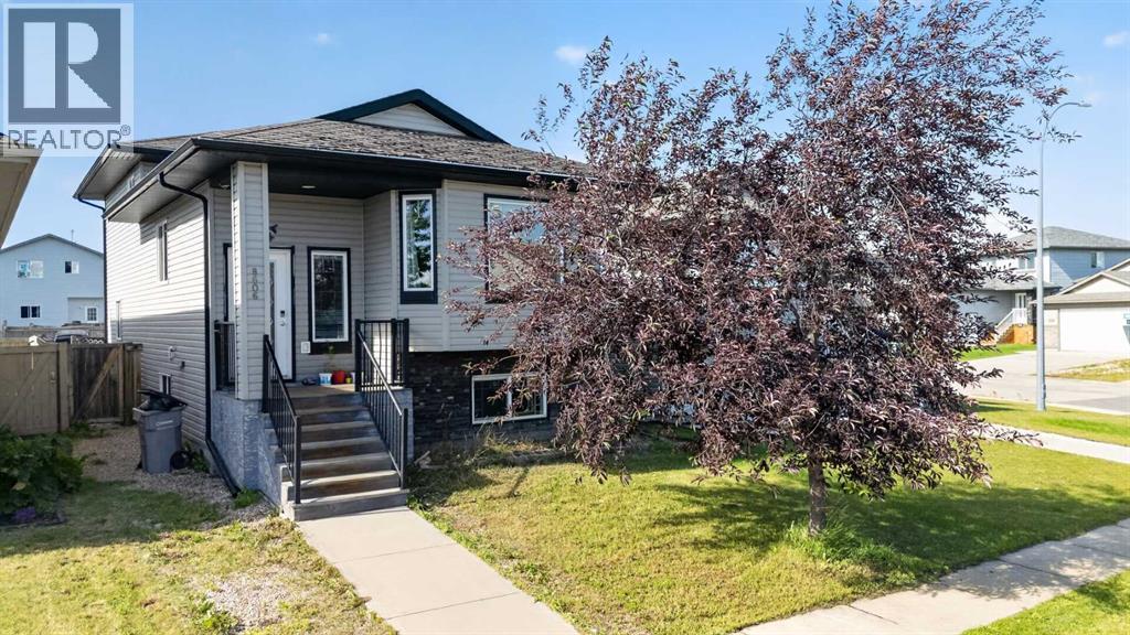 8606 102a Avenue Property Photo 1