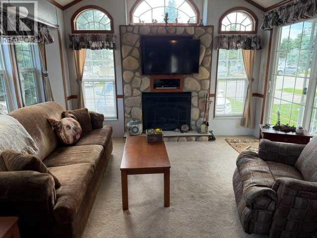 370165 79 Street East Property Photo 6