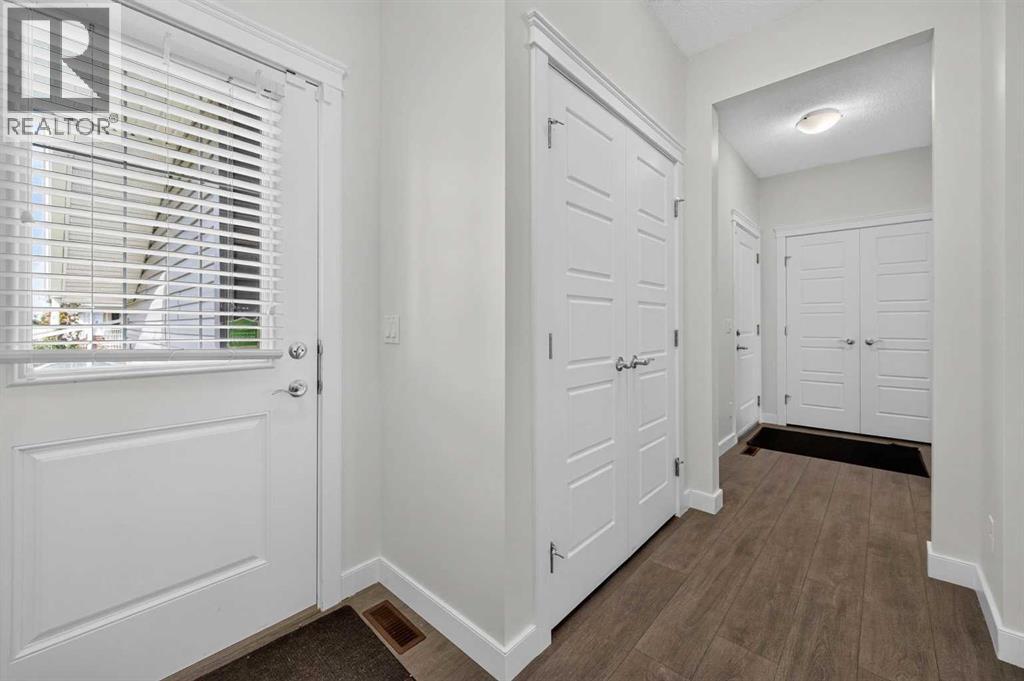 125 Redstone Common Ne Property Photo 7