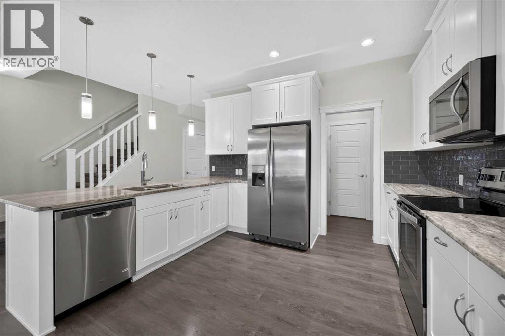 125 Redstone Common Ne Property Photo 14