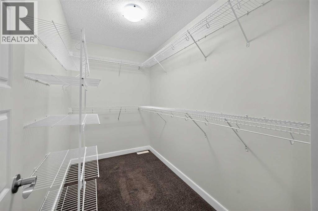 125 Redstone Common Ne Property Photo 24
