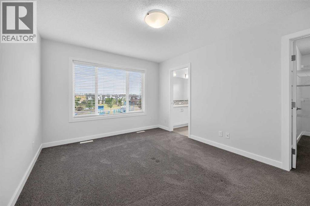 125 Redstone Common Ne Property Photo 26