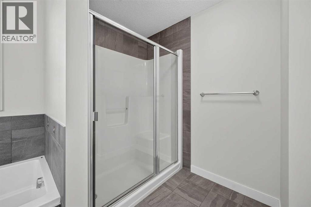 125 Redstone Common Ne Property Photo 28