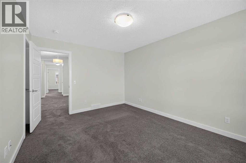 125 Redstone Common Ne Property Photo 30