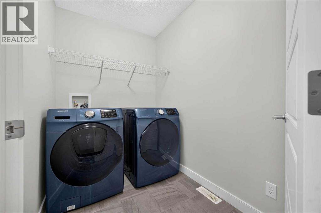 125 Redstone Common Ne Property Photo 33