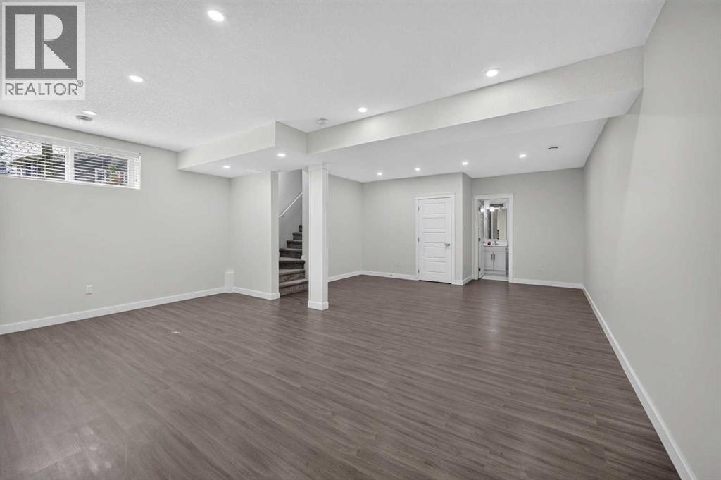 125 Redstone Common Ne Property Photo 40