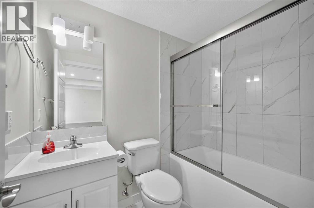 125 Redstone Common Ne Property Photo 43