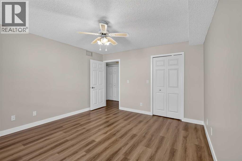 2425 90 Avenue Southwest Property Photo 14