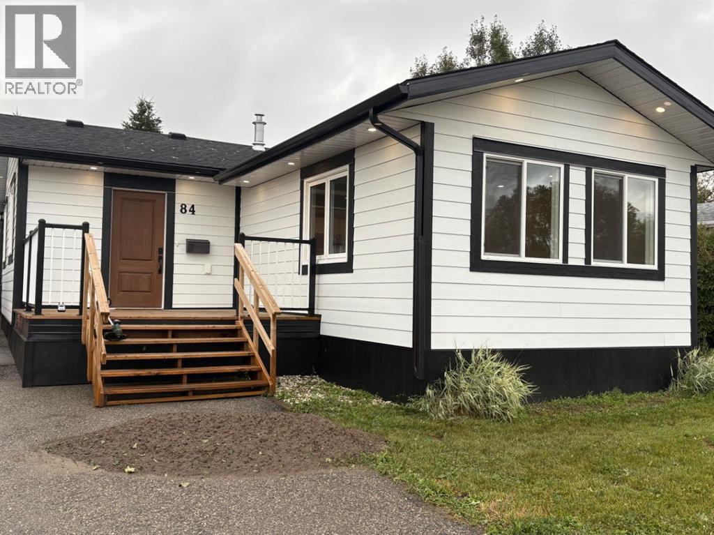 1712 23 Street Property Photo 1