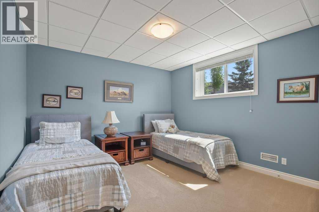 539 Summer Crescent Property Photo 37