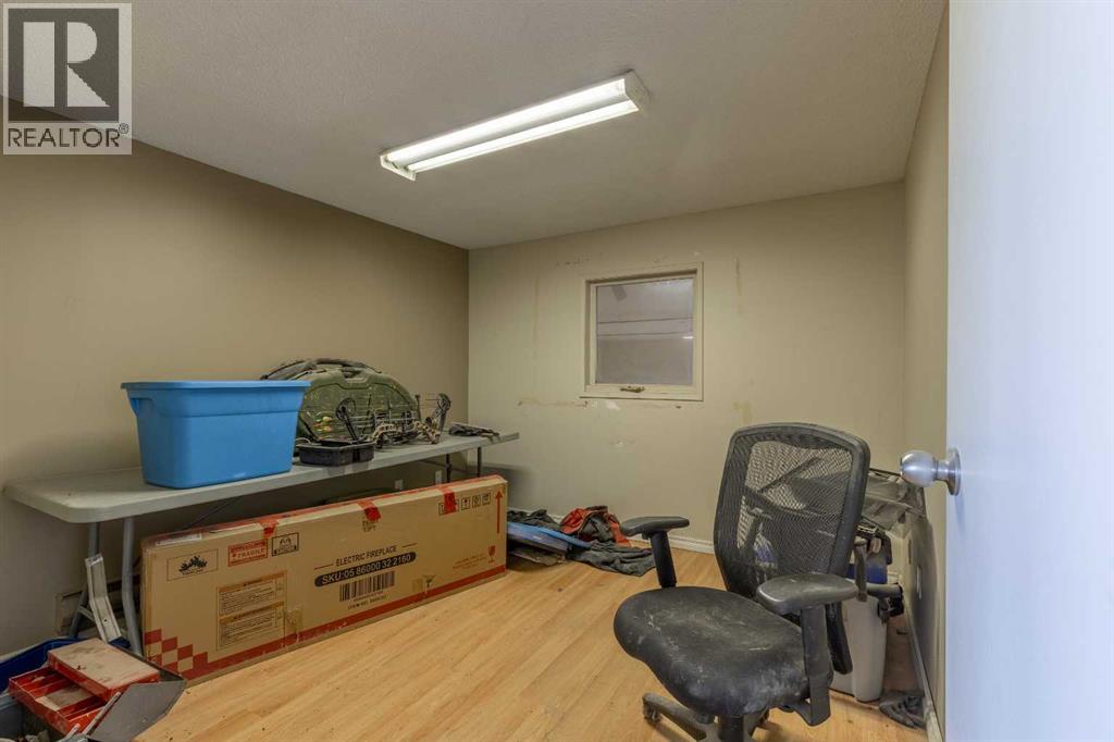 141 Stewart Avenue S Property Photo 25