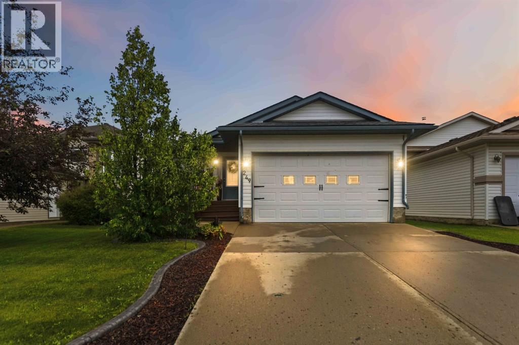 249 Fox Crescent Property Photo 2