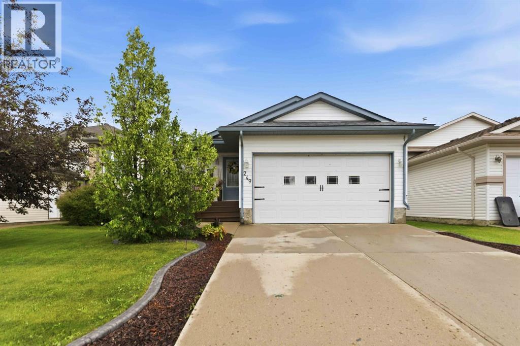 249 Fox Crescent Property Photo 3