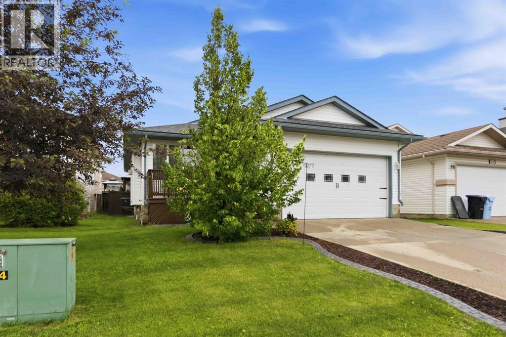 249 Fox Crescent Property Photo 4