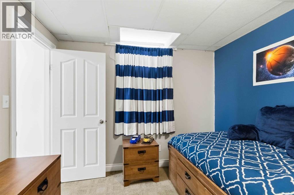 249 Fox Crescent Property Photo 35