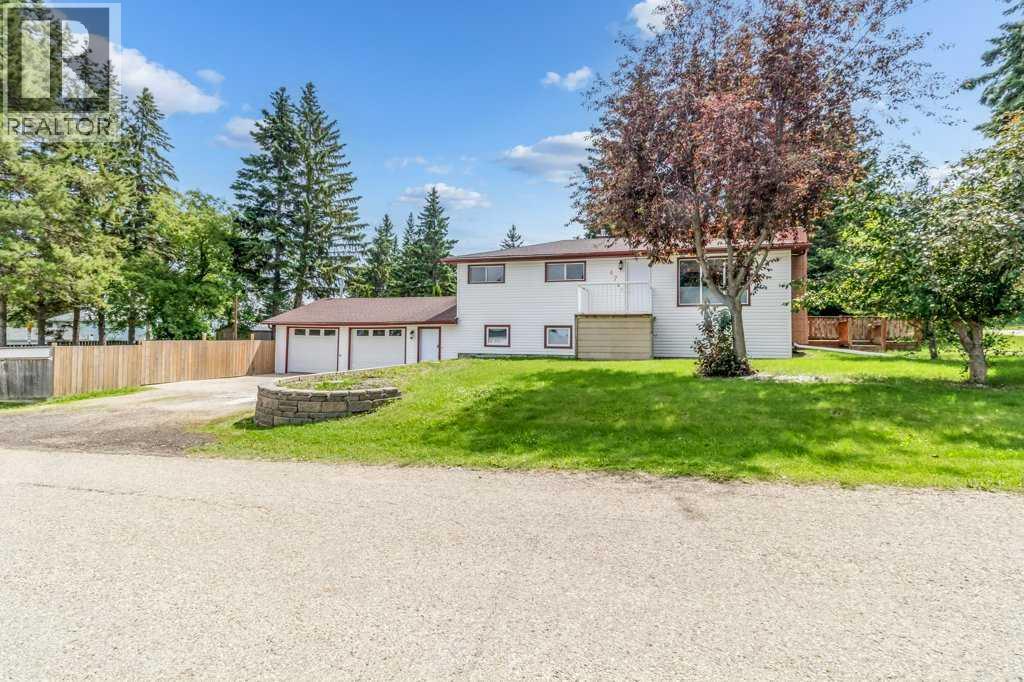 4719 46 Avenue Property Photo 1