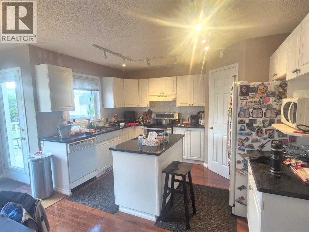 127 Hampstead Circle Nw Property Photo 4