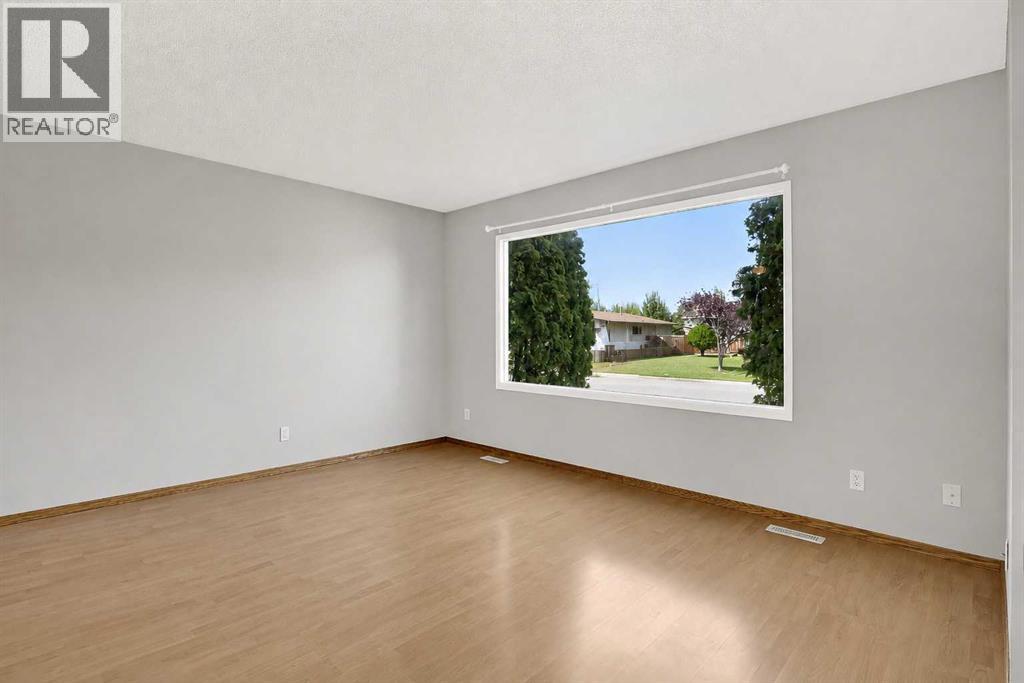 9343 112a Avenue Property Photo 3