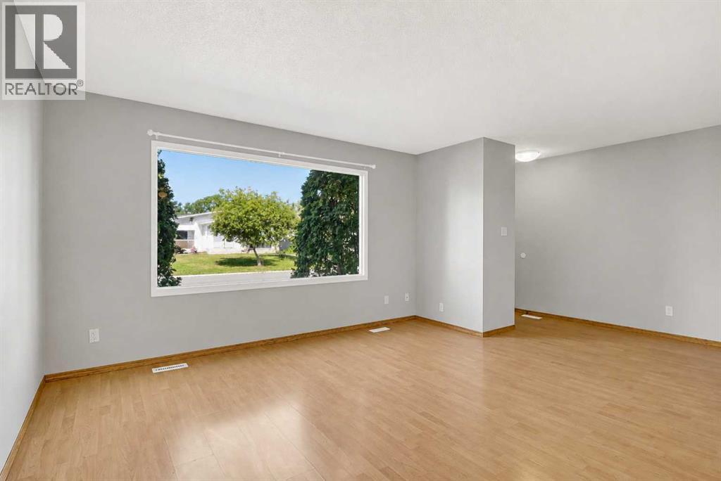 9343 112a Avenue Property Photo 4