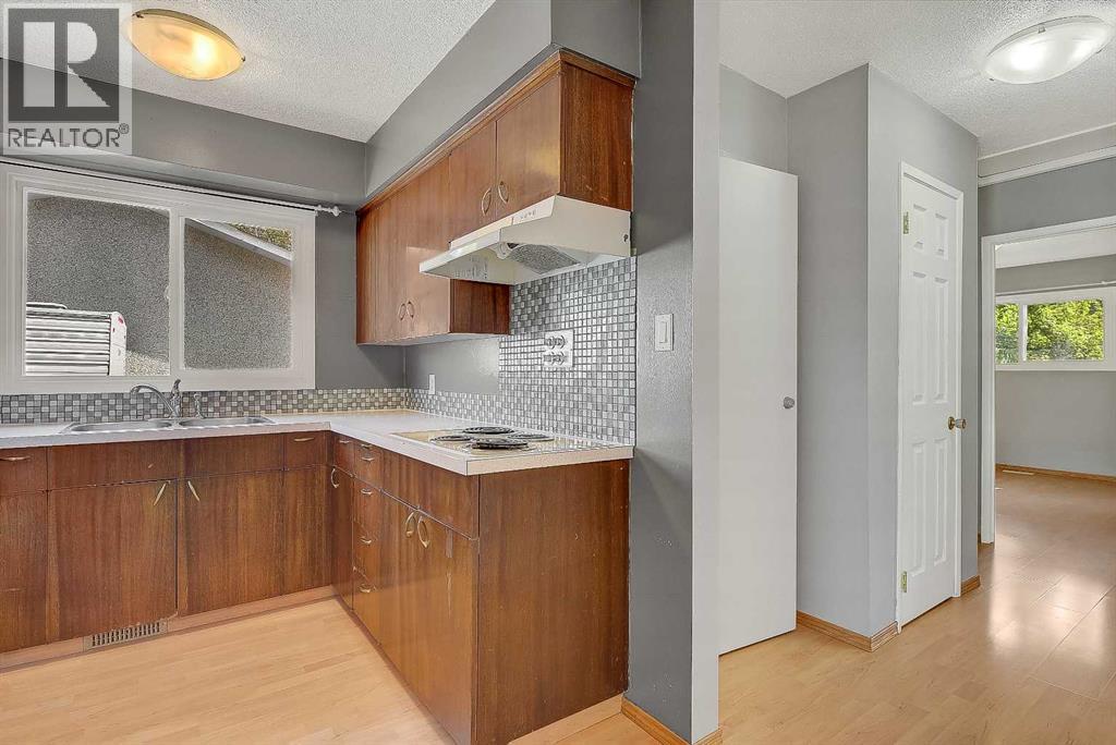 9343 112a Avenue Property Photo 7