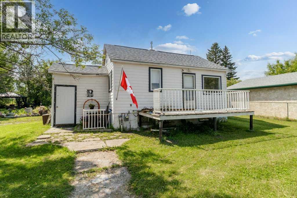 1836 21 Avenue Property Photo 1