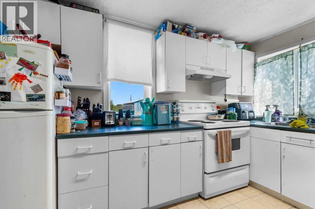 1836 21 Avenue Property Photo 2
