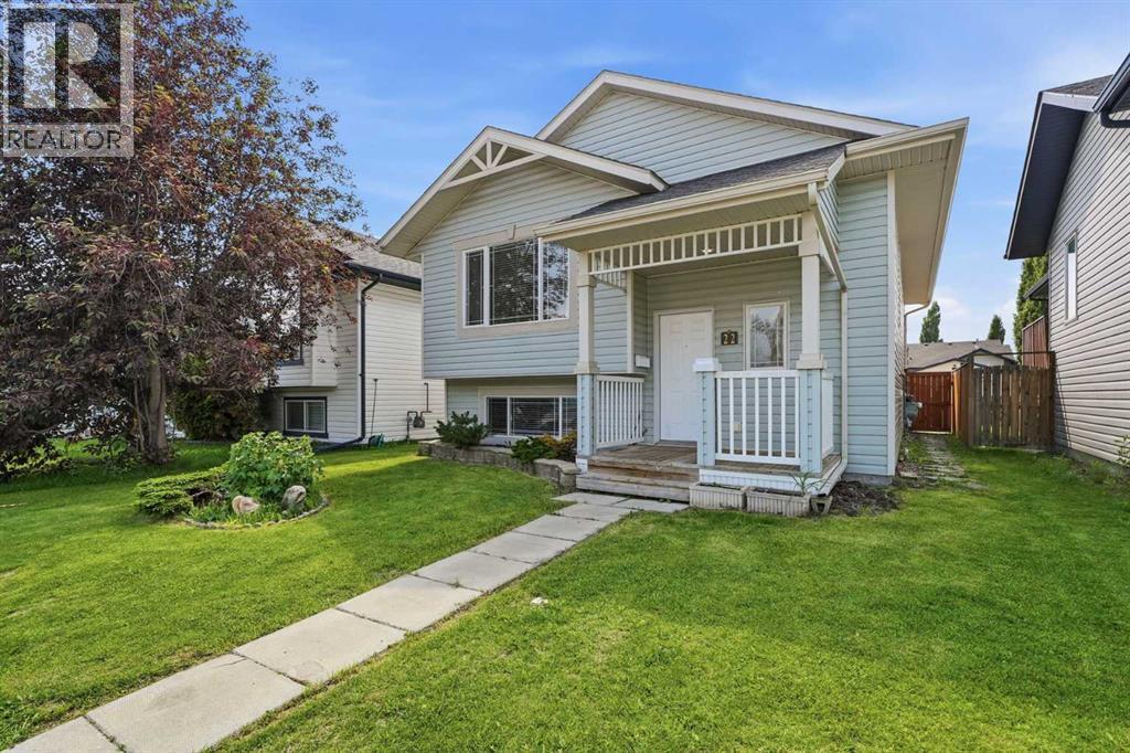 22 Lanterman Close Property Photo 2