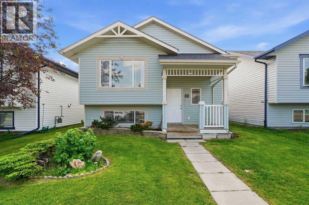 22 Lanterman Close Property Photo 3