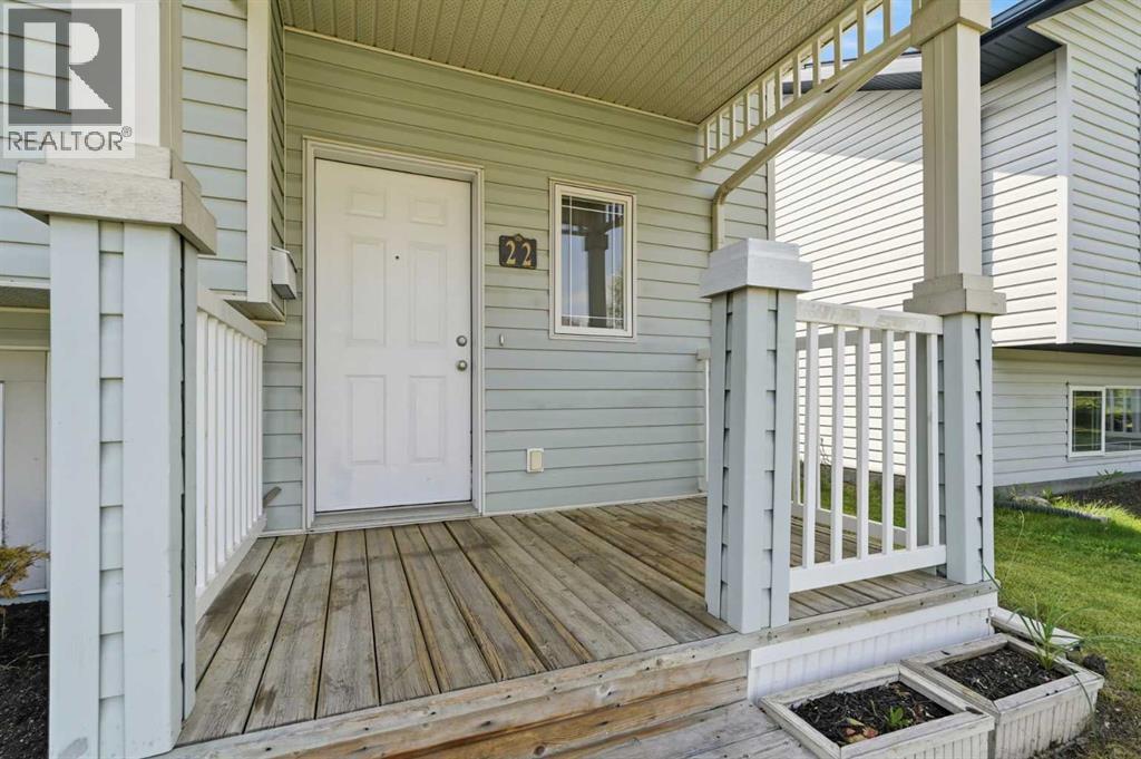 22 Lanterman Close Property Photo 4
