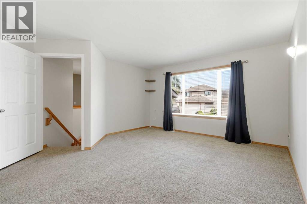 22 Lanterman Close Property Photo 7